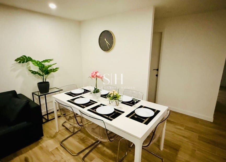 3 bedroom Beach Apartment for sale in Torrevieja with pool - € 289,000 (Ref: 9308848)