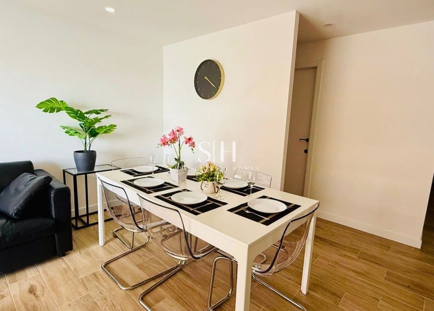 3 bedroom Beach Apartment for sale in Torrevieja with pool - € 289,000 (Ref: 9308848)