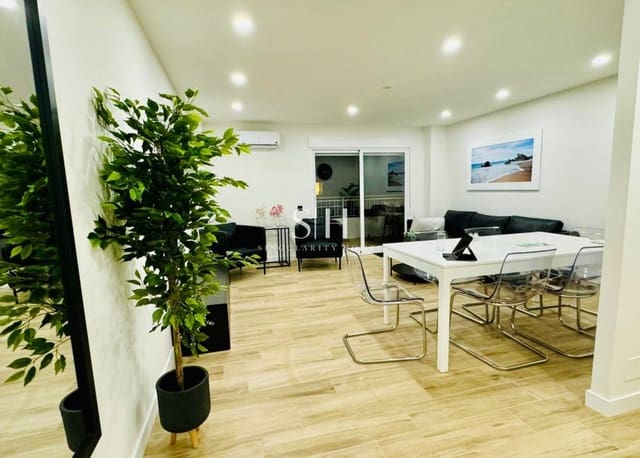 3 bedroom Beach Apartment for sale in Playa del Acequión, Torrevieja with pool - € 289,000 (Ref: 9308848)