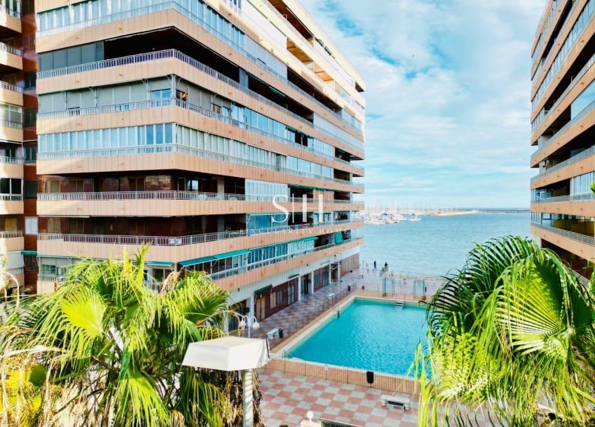 3 bedroom Beach Apartment for sale in Torrevieja with pool - € 289,000 (Ref: 9308848)