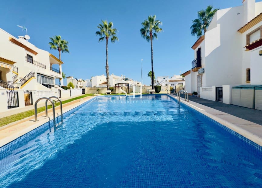 3 Zimmer Villa zu verkaufen in Playa Flamenca mit Pool Garage - 372.000 € (Ref: 9309242)