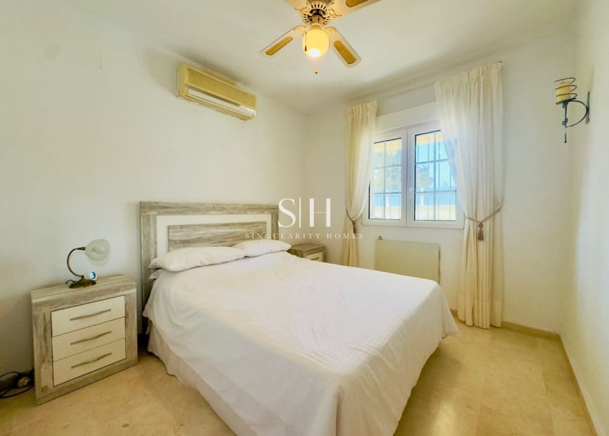 3 Zimmer Villa zu verkaufen in Playa Flamenca mit Pool Garage - 372.000 € (Ref: 9309242)