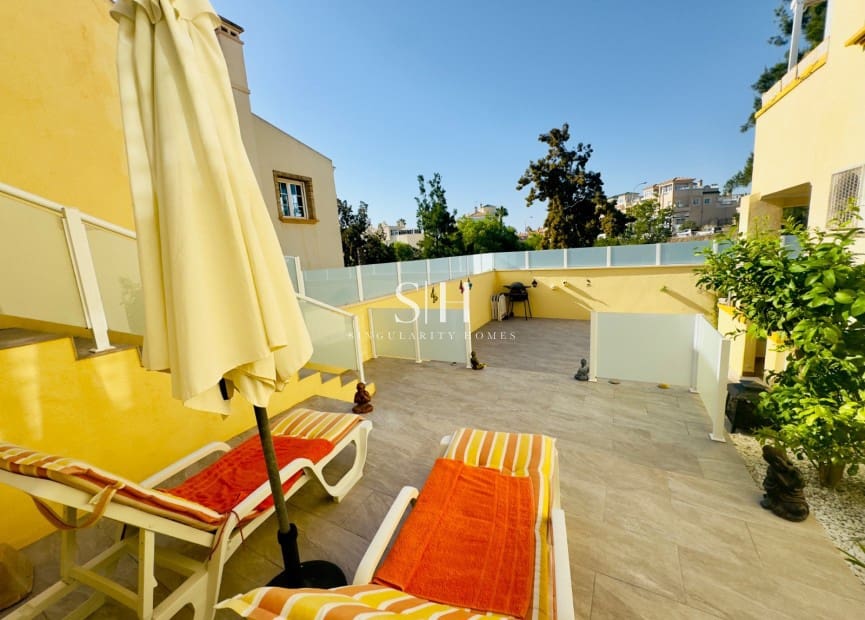 3 Zimmer Villa zu verkaufen in Playa Flamenca mit Pool Garage - 372.000 € (Ref: 9309242)