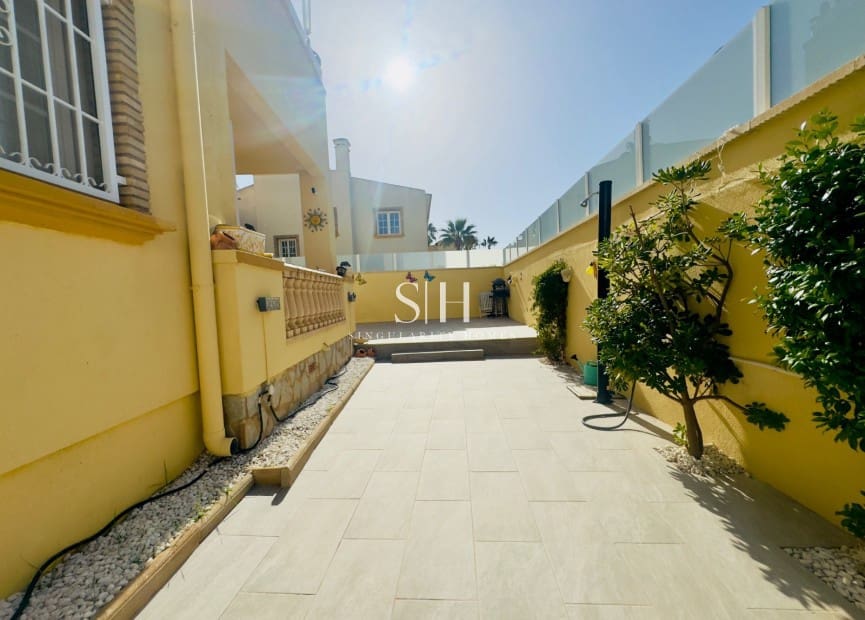 3 Zimmer Villa zu verkaufen in Playa Flamenca mit Pool Garage - 372.000 € (Ref: 9309242)