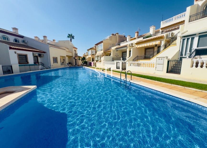 3 Zimmer Villa zu verkaufen in Playa Flamenca mit Pool Garage - 372.000 € (Ref: 9309242)