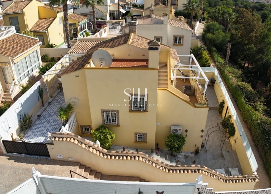 3 Zimmer Villa zu verkaufen in Playa Flamenca mit Pool Garage - 372.000 € (Ref: 9309242)