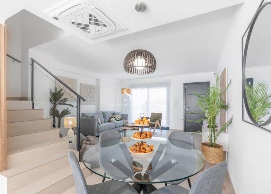 4 bedroom Townhouse for sale in Rafal with pool - € 269,000 (Ref: 9313974)