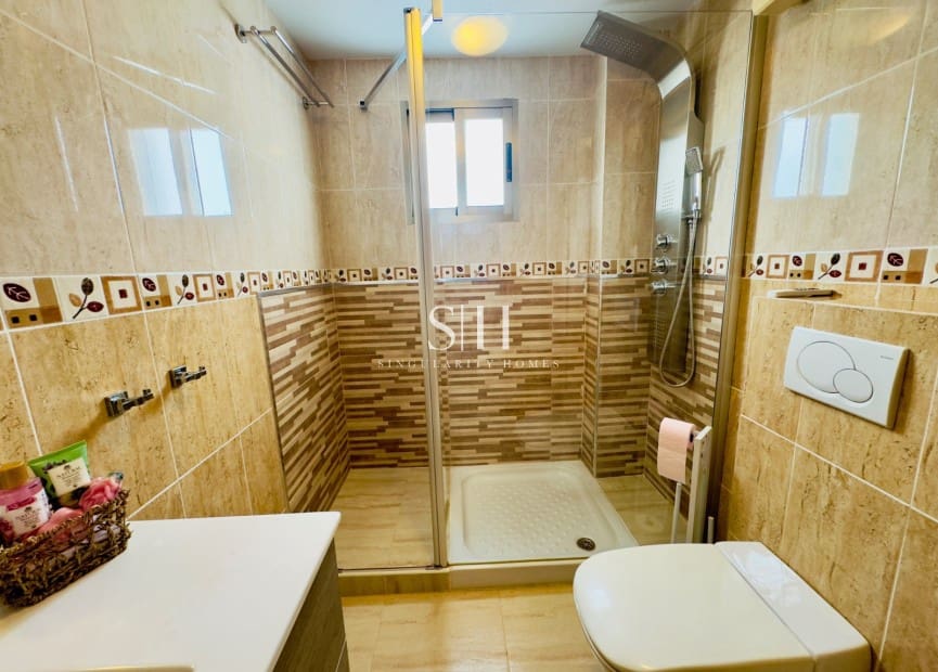 2 Zimmer Apartment zu verkaufen in San Miguel de Salinas mit Pool - 129.000 € (Ref: 9336981)