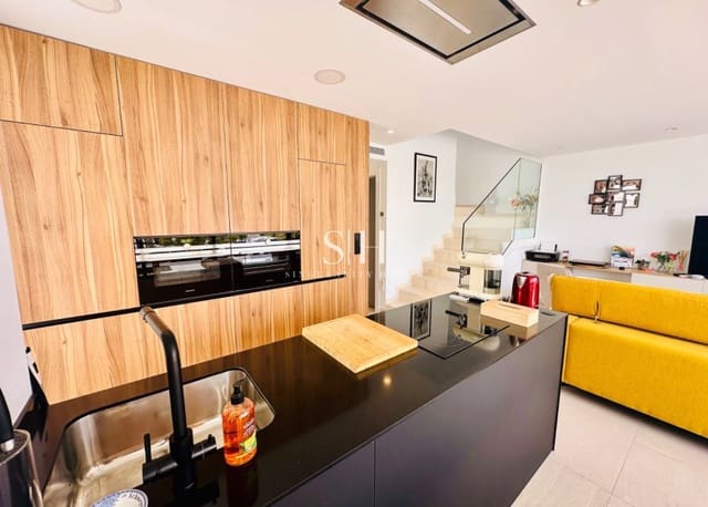 3 makuuhuone Huvila myytävänä paikassa Torre-Pacheco mukana 
autotalli - 429 000 € (Ref: 9343895)