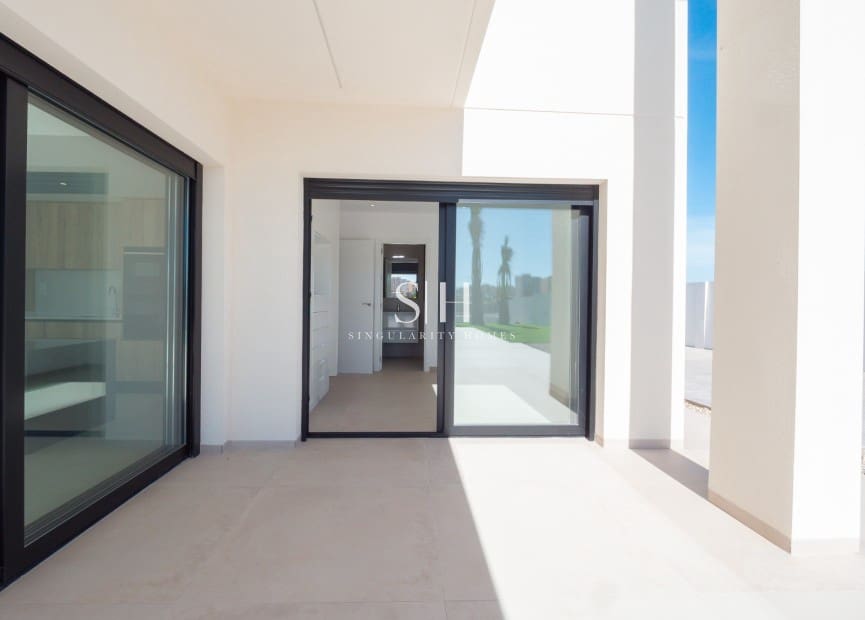 5 slaapkamer Villa te koop in La Manga del Mar Menor met zwembad garage - € 1.350.000 (Ref: 9354184)