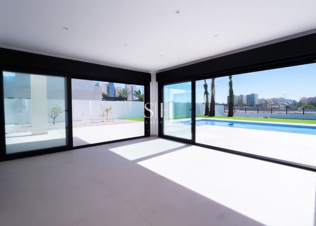 5 sypialnia Willa na sprzedaż w La Manga del Mar Menor z basenem garażem - 1 350 000 € (Ref: 9354184)