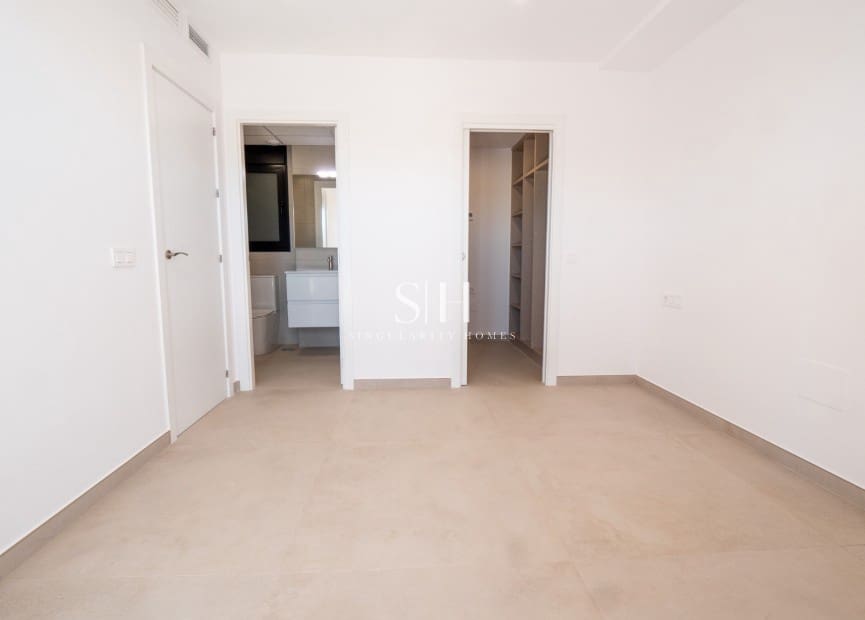 5 slaapkamer Villa te koop in La Manga del Mar Menor met zwembad garage - € 1.350.000 (Ref: 9354184)