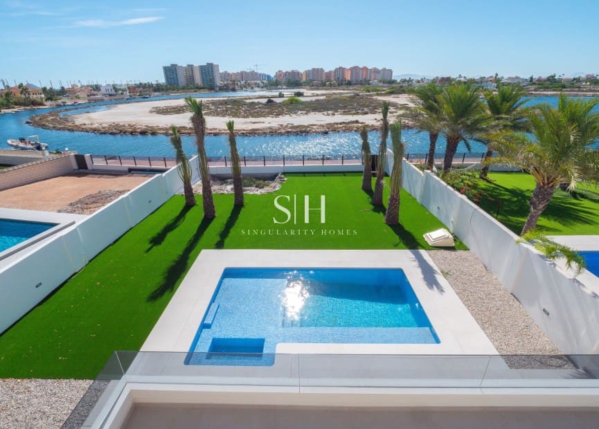 5 slaapkamer Villa te koop in La Manga del Mar Menor met zwembad garage - € 1.350.000 (Ref: 9354184)