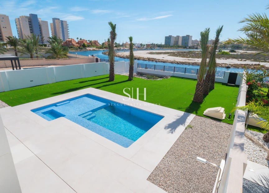 5 slaapkamer Villa te koop in La Manga del Mar Menor met zwembad garage - € 1.350.000 (Ref: 9354184)