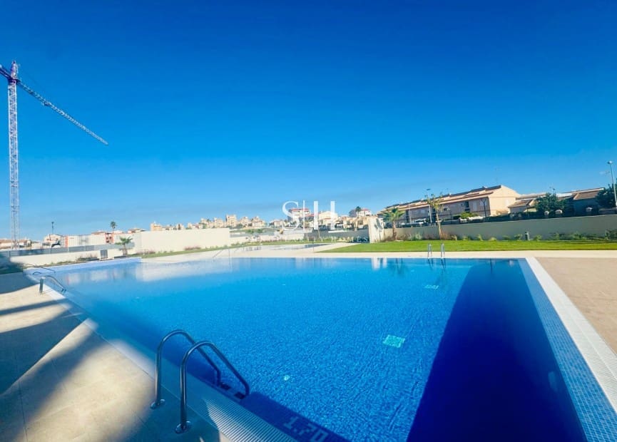 2 bedroom Beach Apartment for sale in Torre del Moro with pool garage - € 350,000 (Ref: 9354185)