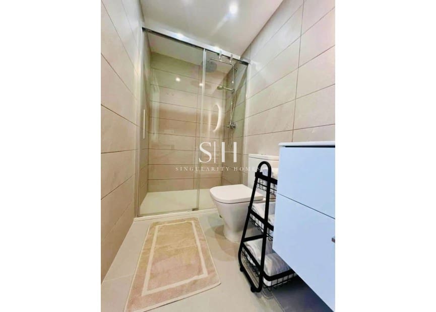 2 bedroom Beach Apartment for sale in Torre del Moro with pool garage - € 350,000 (Ref: 9354185)