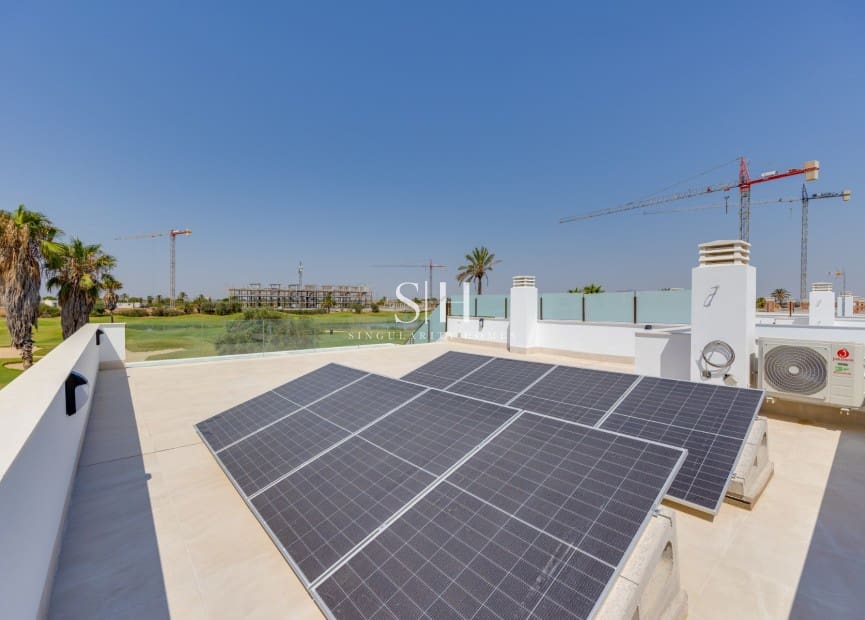 3 bedroom Villa for sale in Los Alcazares with pool garage - € 685,000 (Ref: 9360575)