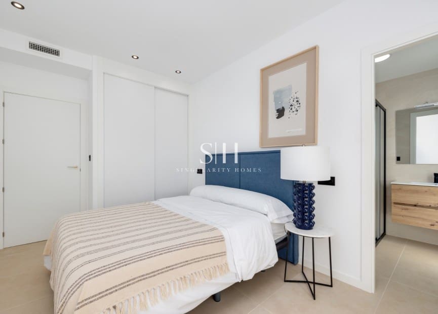 3 bedroom Villa for sale in Los Alcazares with pool garage - € 685,000 (Ref: 9360575)