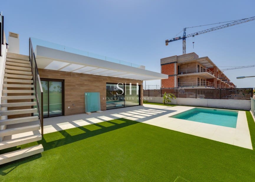 3 bedroom Villa for sale in Los Alcazares with pool garage - € 685,000 (Ref: 9360575)