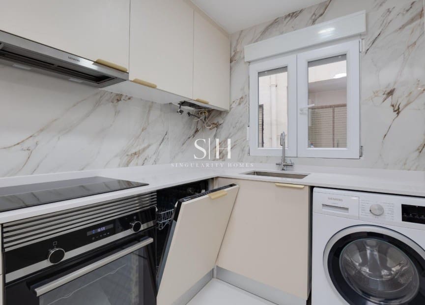 3 quarto Apartamento de Praia para venda em Torrevieja - 269 000 € (Ref: 9360729)