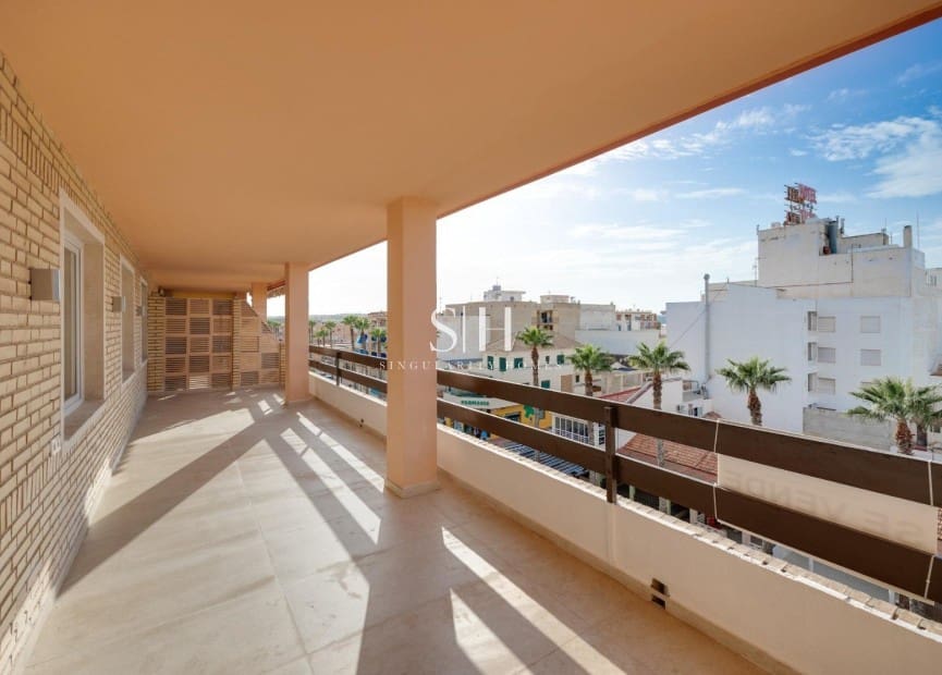 3 quarto Apartamento de Praia para venda em Torrevieja - 269 000 € (Ref: 9360729)