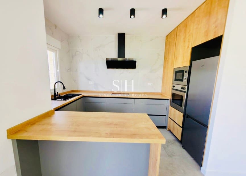 3 Zimmer Villa zu verkaufen in La Marquesa mit Pool Garage - 515.000 € (Ref: 9379880)