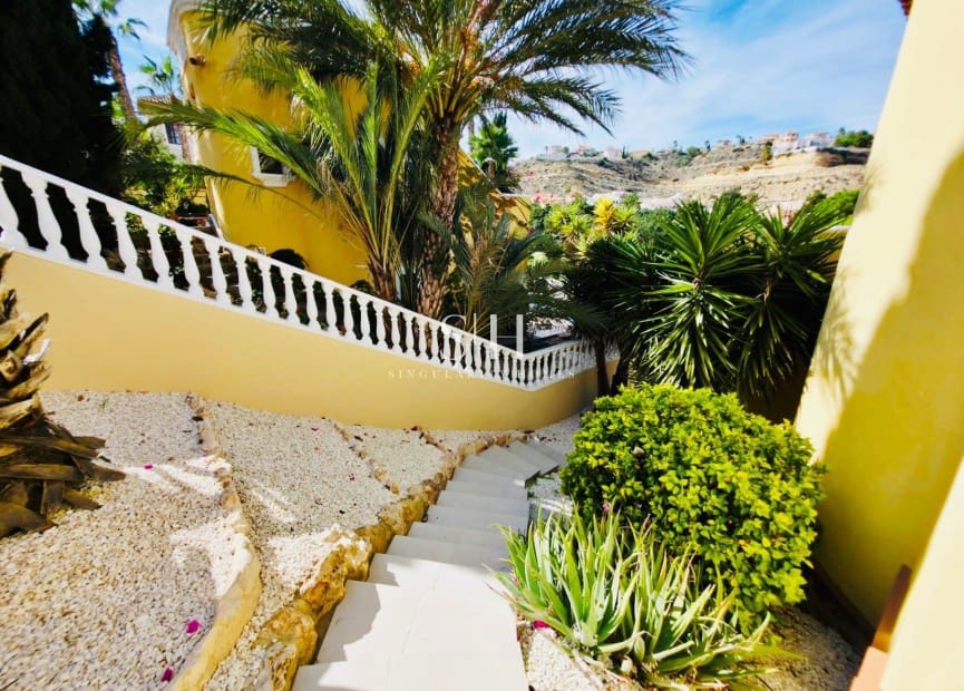 3 Zimmer Villa zu verkaufen in La Marquesa mit Pool Garage - 515.000 € (Ref: 9379880)