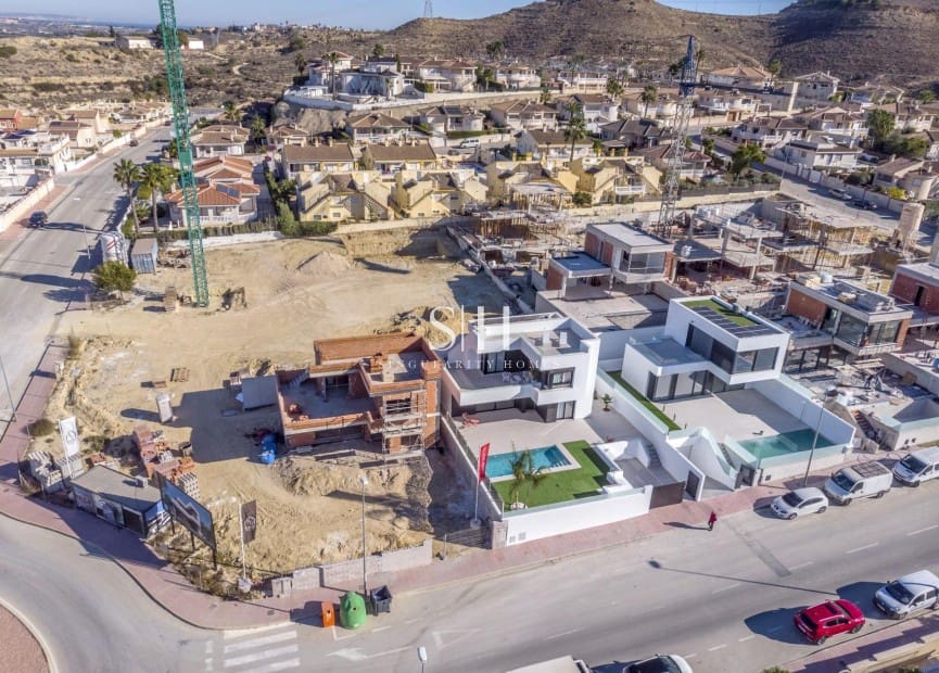 3 bedroom Villa for sale in Rojales with pool - € 567,000 (Ref: 9386153)