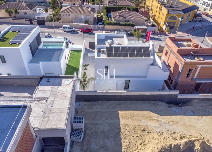 3 bedroom Villa for sale in Rojales with pool - € 567,000 (Ref: 9386153)