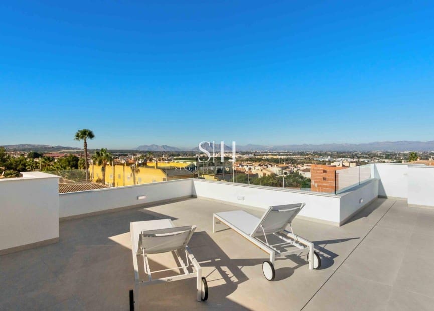 3 bedroom Villa for sale in Rojales with pool - € 567,000 (Ref: 9386153)