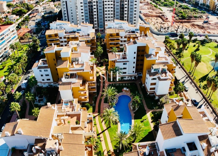 2 slaapkamer Appartement te koop in Orihuela Costa met zwembad garage - € 260.000 (Ref: 9395244)