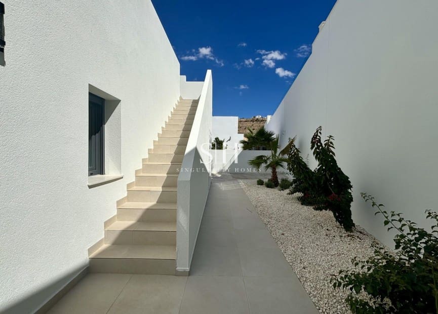 Chalet de 3 habitaciones en Rojales en venta con piscina garaje - 483.000 € (Ref: 9418748)
