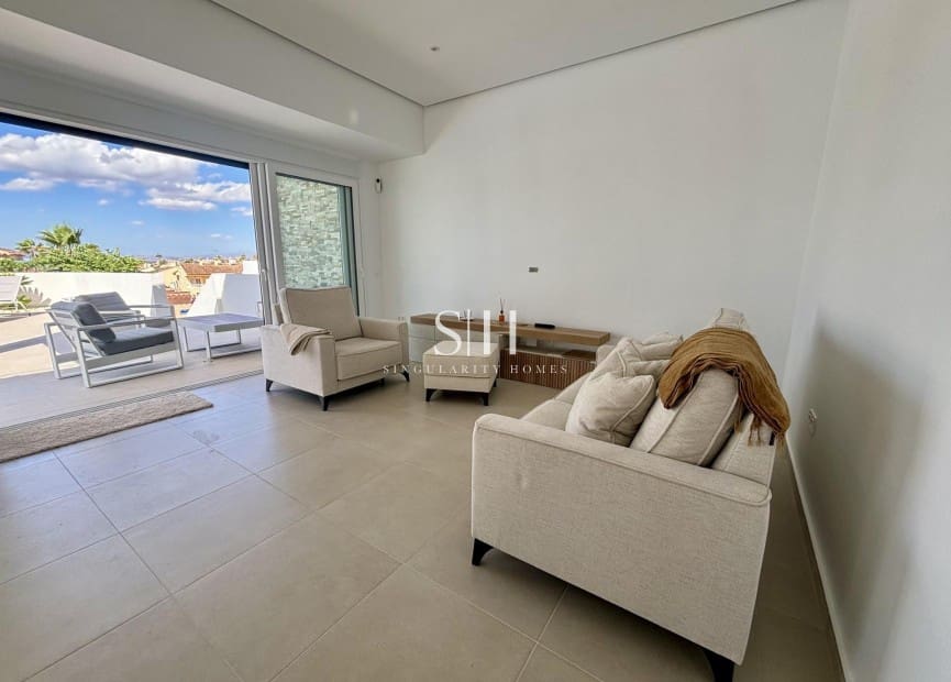 Chalet de 3 habitaciones en Rojales en venta con piscina garaje - 483.000 € (Ref: 9418748)