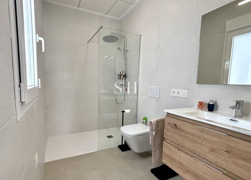 Chalet de 3 habitaciones en Rojales en venta con piscina garaje - 483.000 € (Ref: 9418748)
