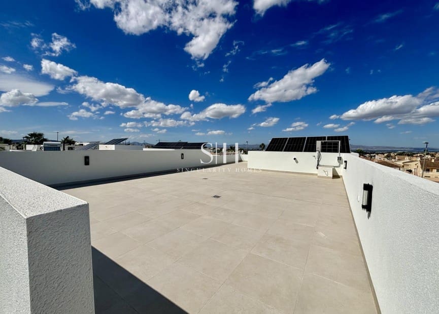 Chalet de 3 habitaciones en Rojales en venta con piscina garaje - 483.000 € (Ref: 9418748)