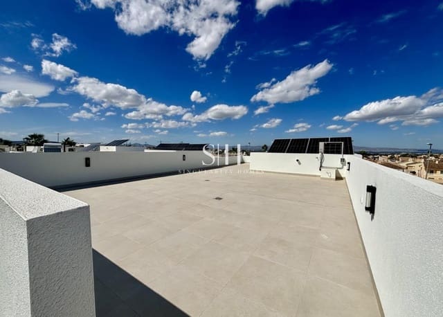 Chalet de 3 habitaciones en Ciudad Quesada, Rojales en venta con piscina garaje - 483.000 € (Ref: 9418748)