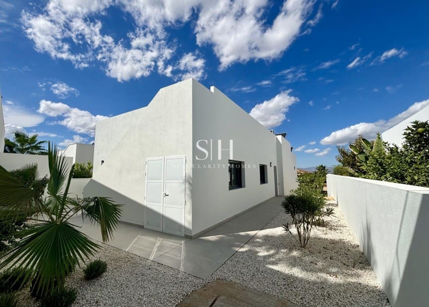 Chalet de 3 habitaciones en Rojales en venta con piscina garaje - 483.000 € (Ref: 9418748)