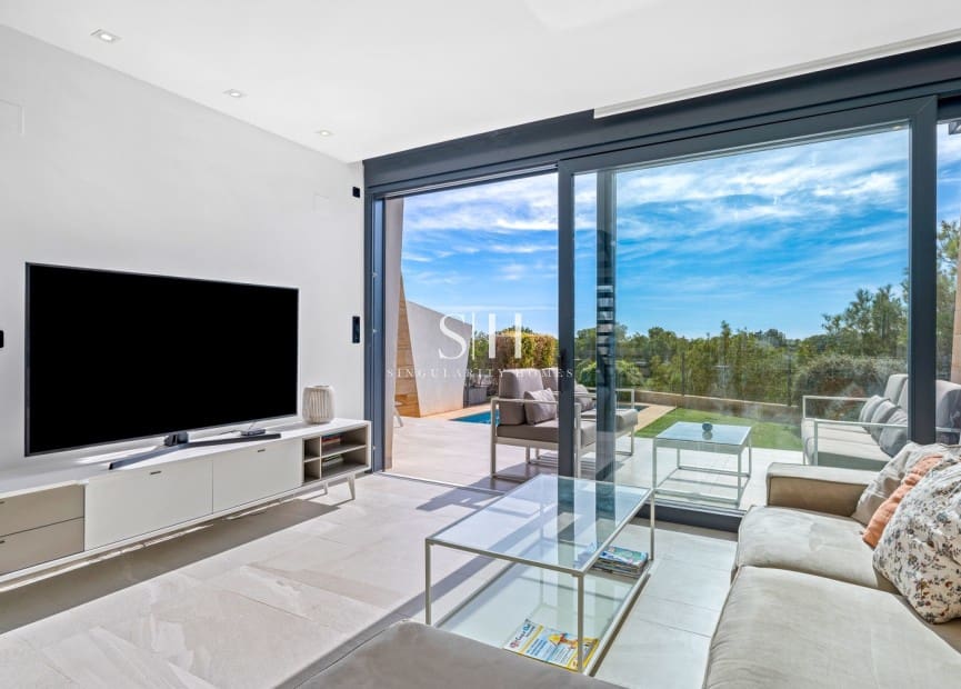 3 slaapkamer Villa te koop in Orihuela Costa - € 565.000 (Ref: 9426287)