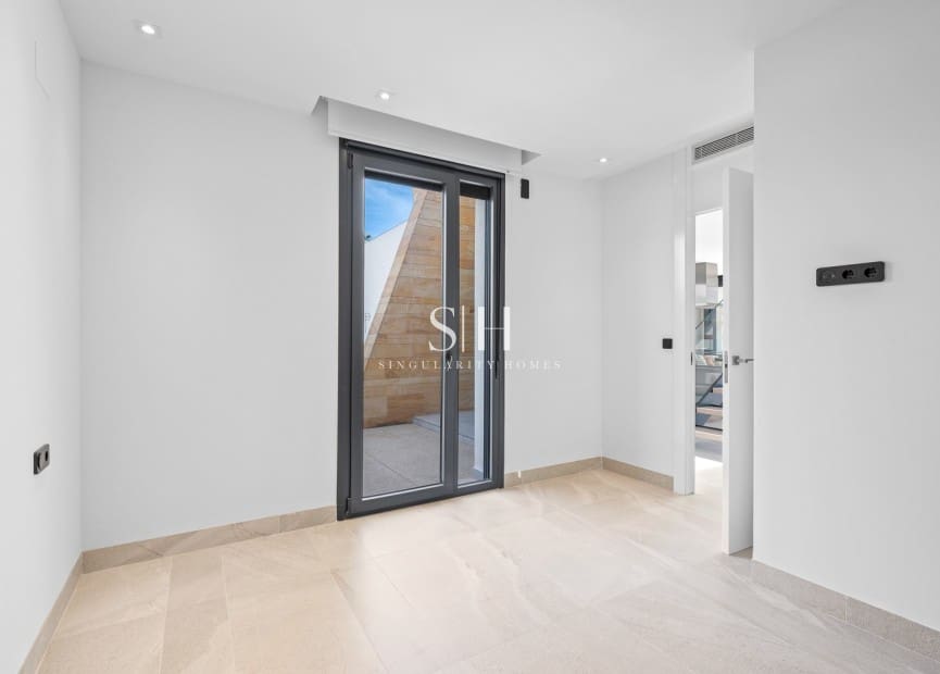 3 slaapkamer Villa te koop in Orihuela Costa - € 565.000 (Ref: 9426287)