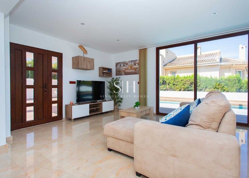 Chalet de 4 habitaciones en La Marquesa en venta con piscina garaje - 650.000 € (Ref: 9444611)