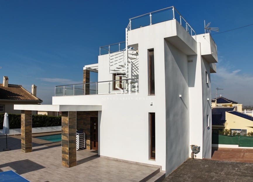 Chalet de 4 habitaciones en La Marquesa en venta con piscina garaje - 650.000 € (Ref: 9444611)