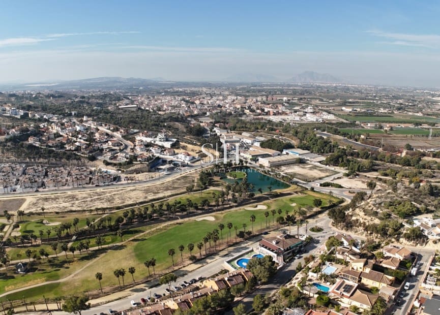 Chalet de 4 habitaciones en La Marquesa en venta con piscina garaje - 650.000 € (Ref: 9444611)