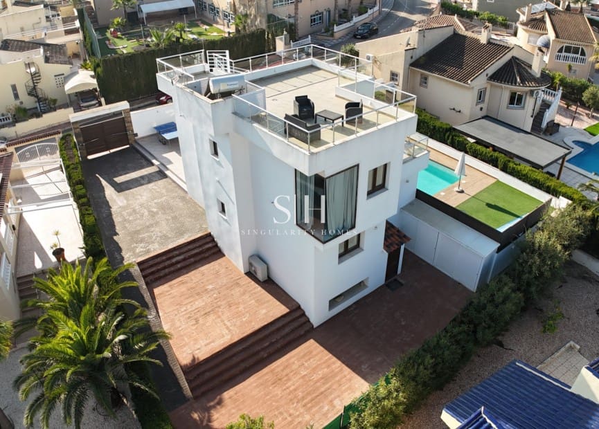 Chalet de 4 habitaciones en La Marquesa en venta con piscina garaje - 650.000 € (Ref: 9444611)