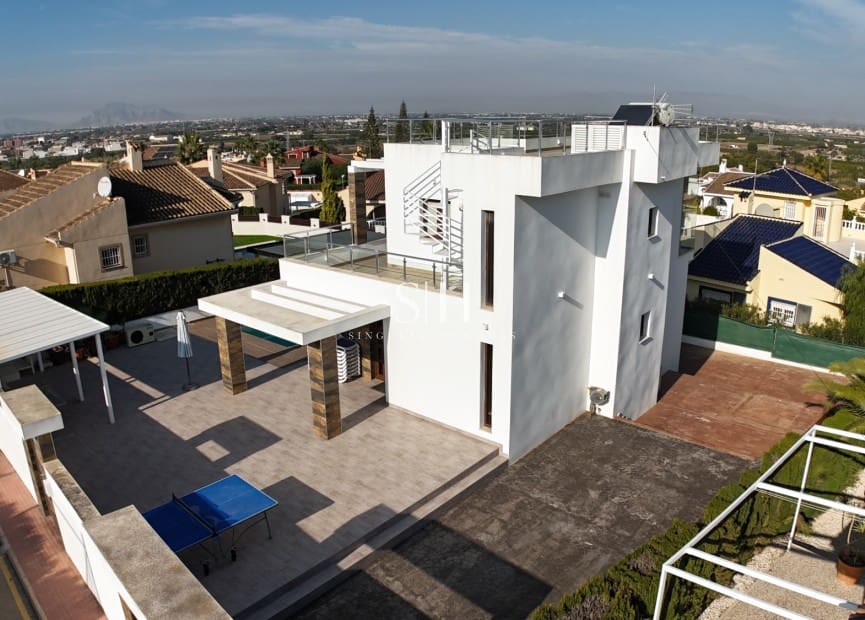 Chalet de 4 habitaciones en La Marquesa en venta con piscina garaje - 650.000 € (Ref: 9444611)