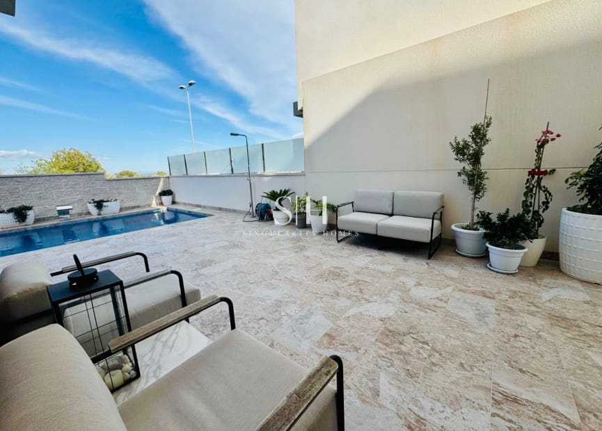 3 sovrum Villa till salu i Villamartin med pool - 448 000 € (Ref: 9444817)