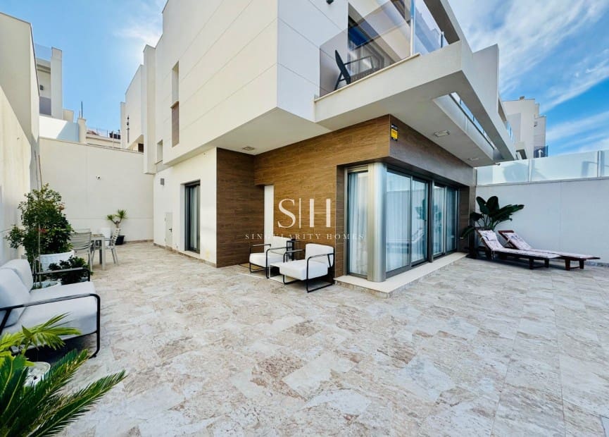 3 sovrum Villa till salu i Villamartin med pool - 448 000 € (Ref: 9444817)