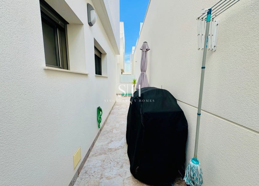 3 sovrum Villa till salu i Villamartin med pool - 448 000 € (Ref: 9444817)