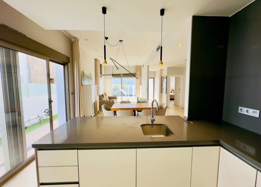 5 makuuhuone Huvila myytävänä paikassa Los Dolses mukana uima-altaan - 635 000 € (Ref: 9449592)