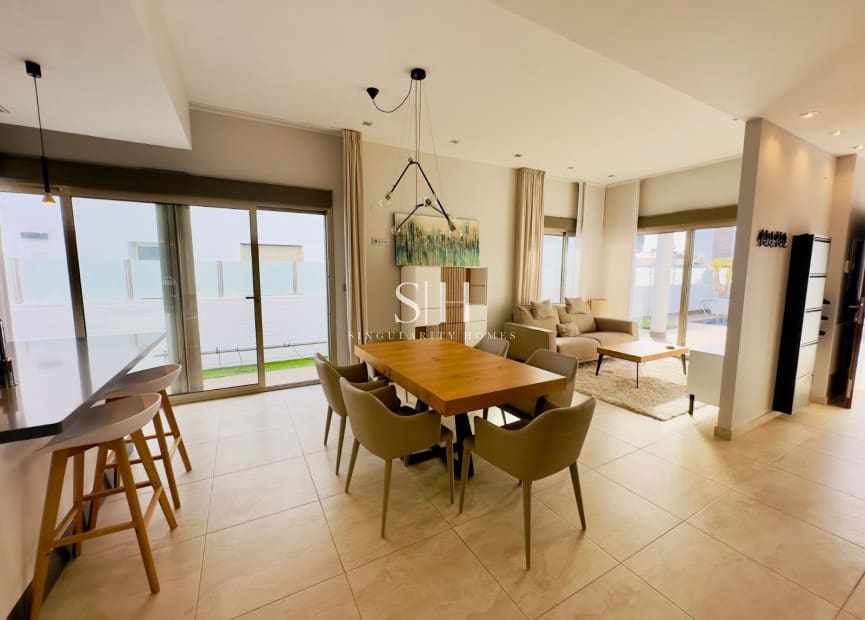 5 makuuhuone Huvila myytävänä paikassa Los Dolses mukana uima-altaan - 635 000 € (Ref: 9449592)