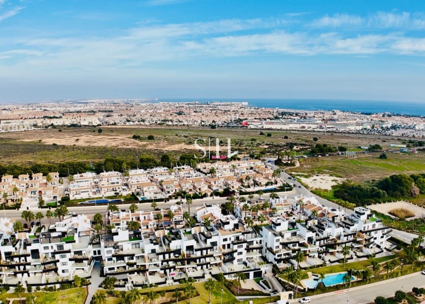 5 makuuhuone Huvila myytävänä paikassa Los Dolses mukana uima-altaan - 635 000 € (Ref: 9449592)